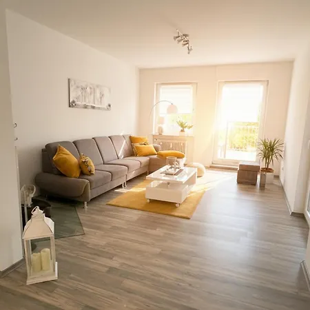 Helle Premium Christine Ruhig Citynah, 100qm, Sonnentrasse *