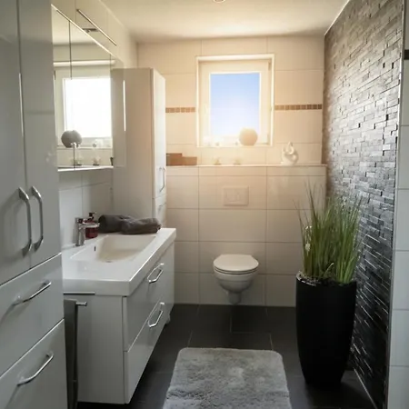Helle Premium Christine Ruhig Citynah, 100qm, Sonnentrasse *
