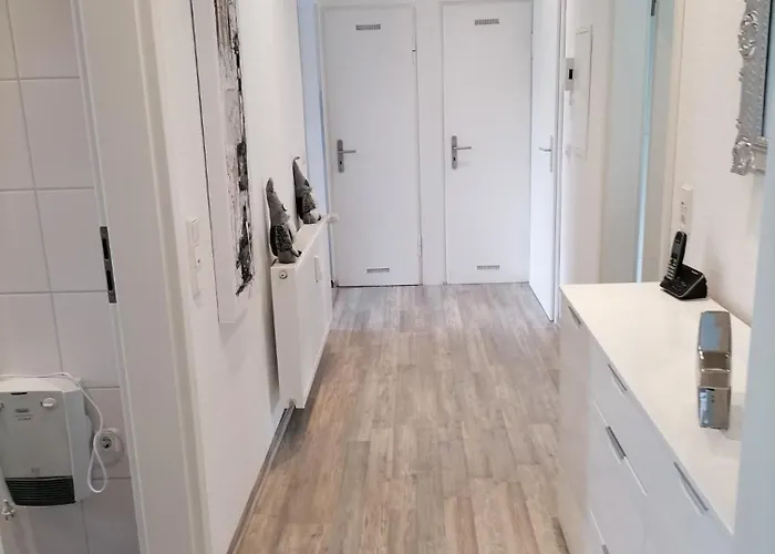 Helle Premium Christine Ruhig Citynah, 100qm, Sonnentrasse