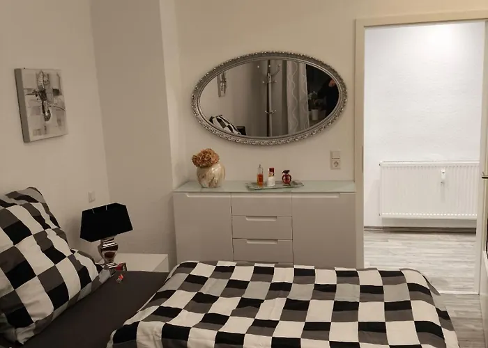 Helle Premium Christine Ruhig Citynah, 100qm, Sonnentrasse Appartement *