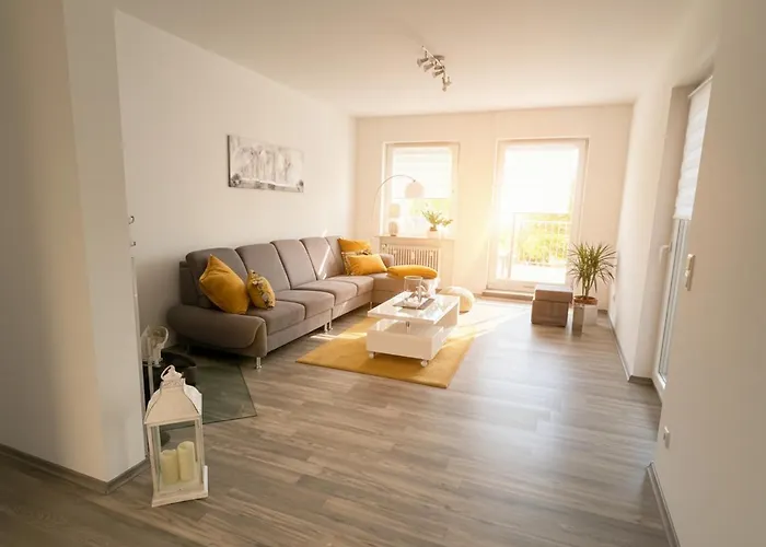 Helle Premium Christine Ruhig Citynah, 100qm, Sonnentrasse *