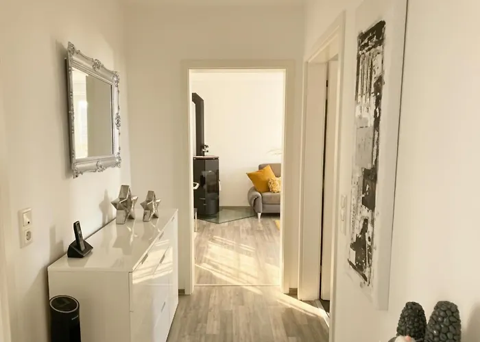 Helle Premium Christine Ruhig Citynah, 100qm, Sonnentrasse