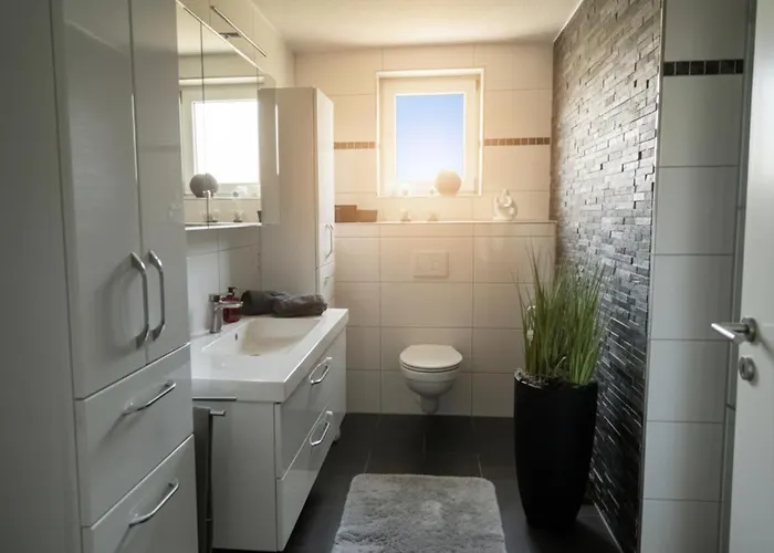 Helle Premium Christine Ruhig Citynah, 100qm, Sonnentrasse *